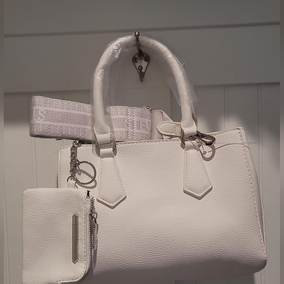 ***FINAL SALE*** Stylish Steve Madden BIMCKEY White Handbag– Elegance! - Picture 7 of 7